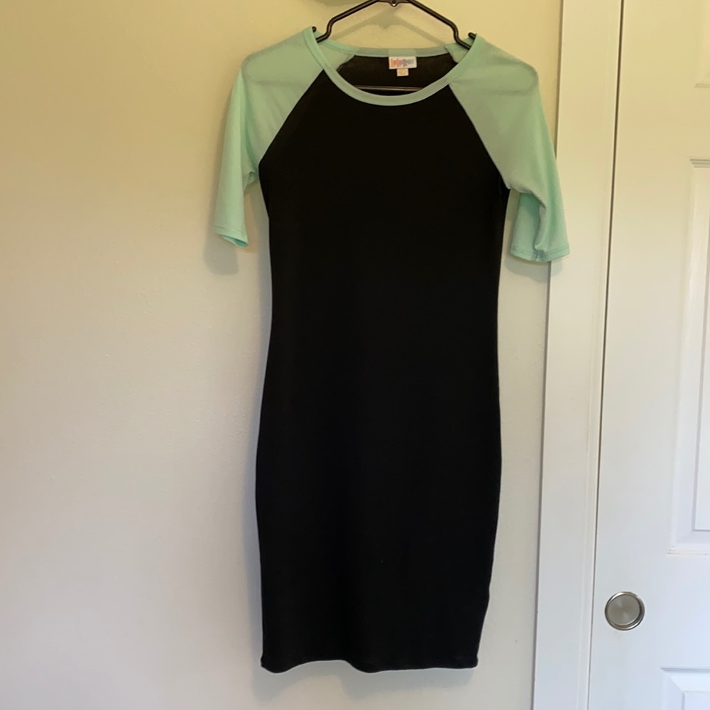 Barely used Lularoe midi dress with quarter sleeve